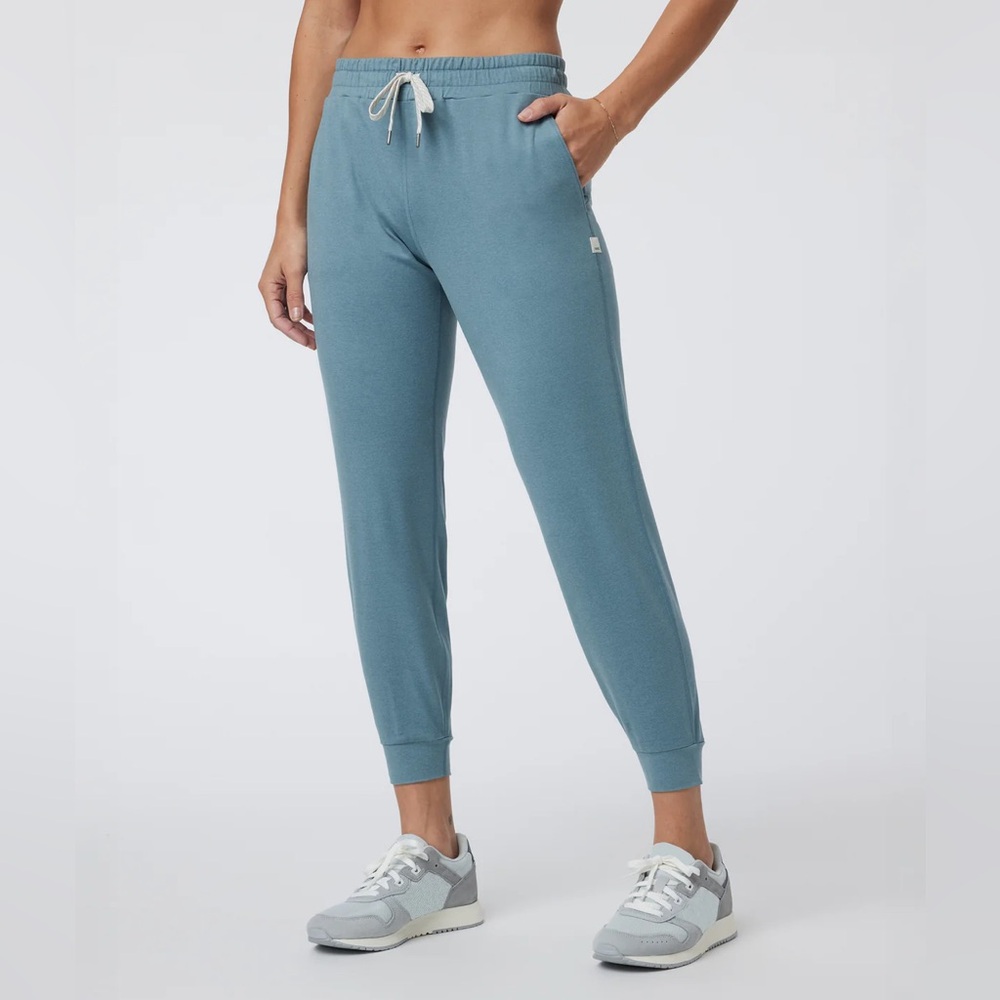 Vuori Women's Performance Jogger Smoke Blue Heather BNWT